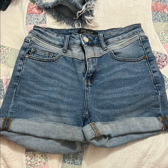 Judy Blue Denim Shorts - Picture 1 of 2